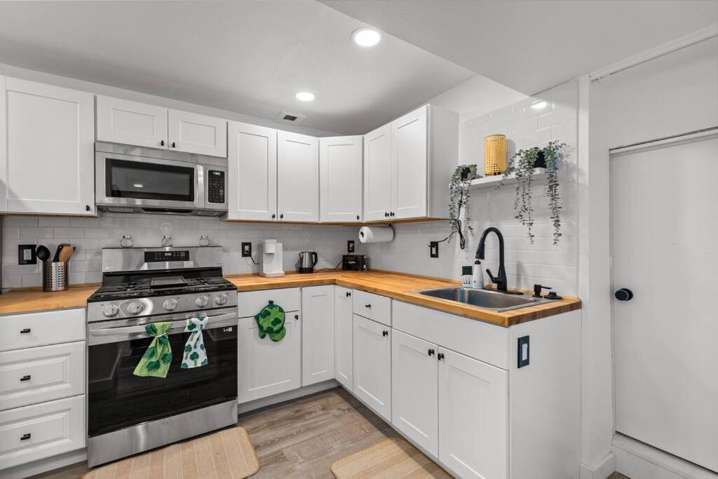 Pacific Nw Gem W/Hot-Tub 15 Minutes Airport. Apartment Auburn Exterior photo