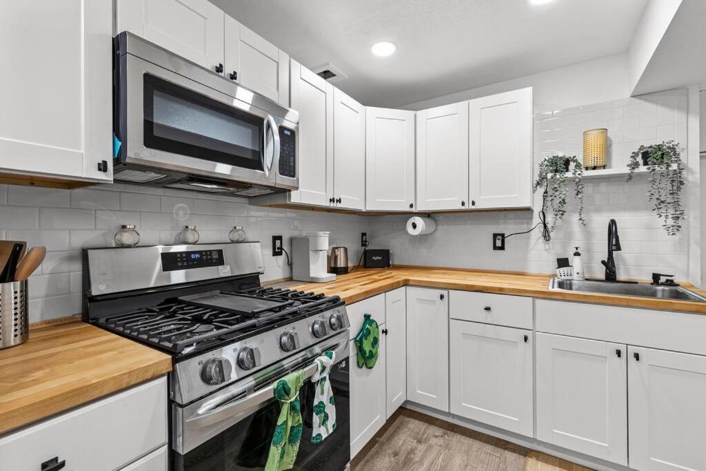 Pacific Nw Gem W/Hot-Tub 15 Minutes Airport. Apartment Auburn Exterior photo